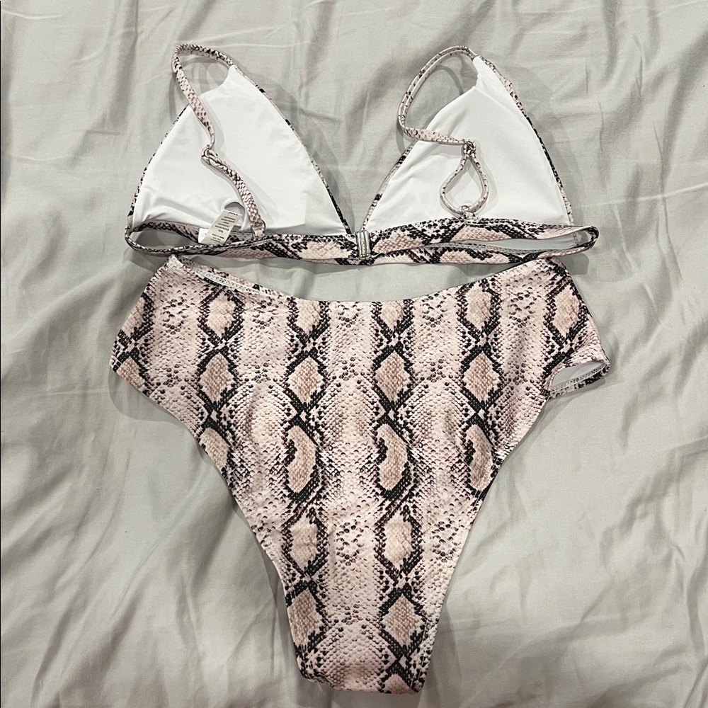 2 piece bikini - Picture 4 of 5